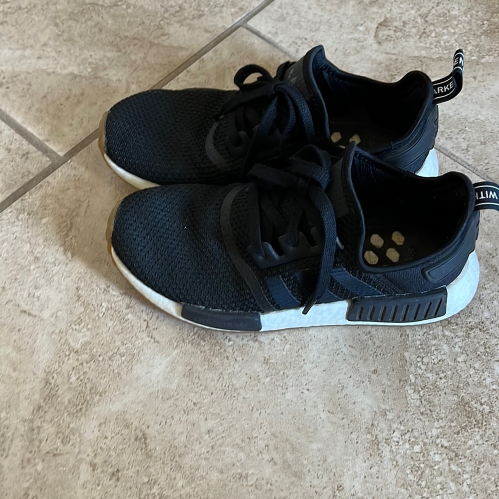 Used adidas, men size 7 women 8-8.5